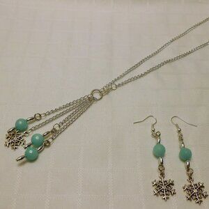 No 81 Handmade set with a pretty festive necklace and earrings